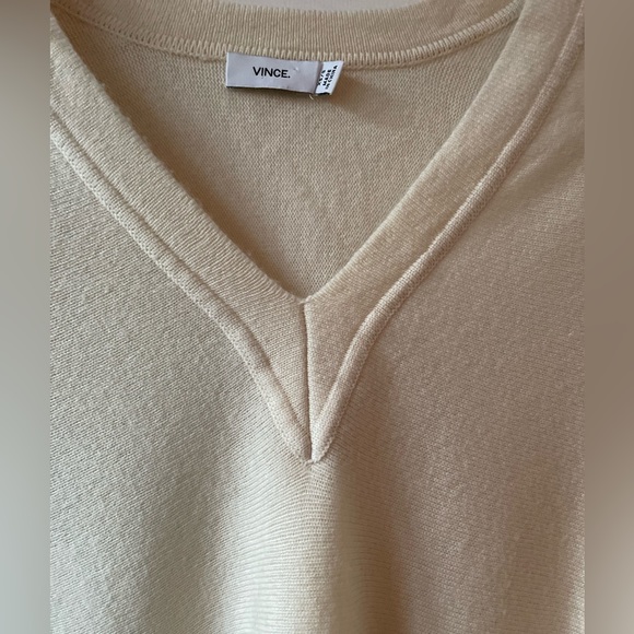 NWOT Vince off-white, oversize, wool-cashmere blend V-neck poncho sweater, XS/S - Picture 5 of 8
